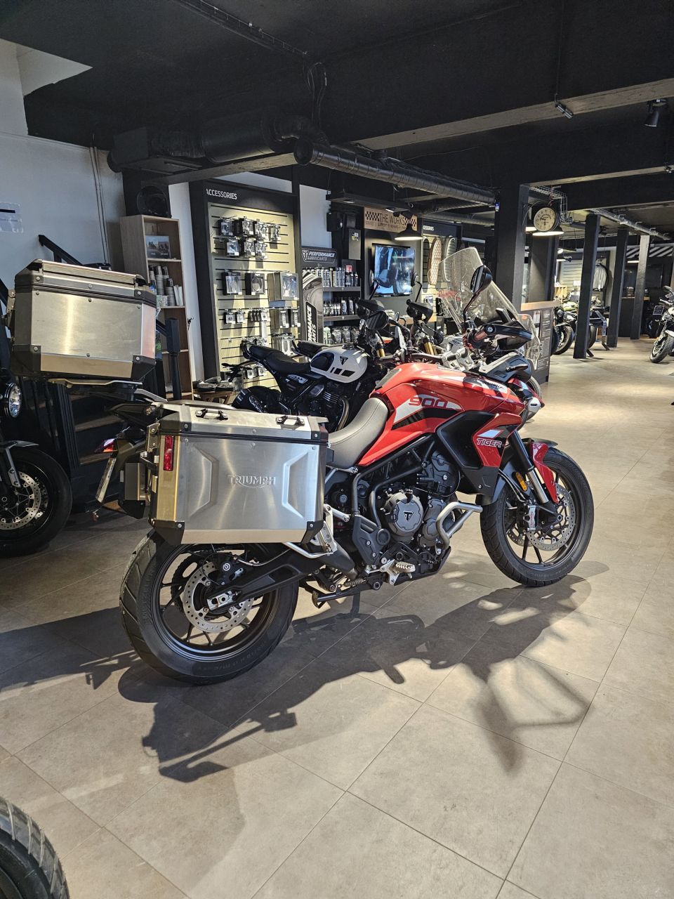 TRIUMPH Tiger 900 GT PRO 4