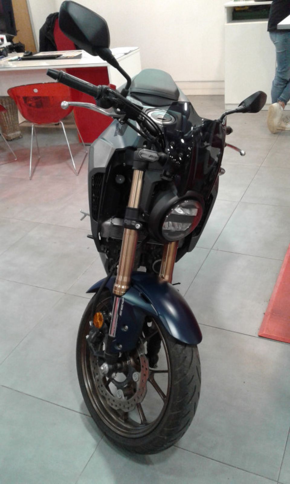 HONDA CB 125 R 4