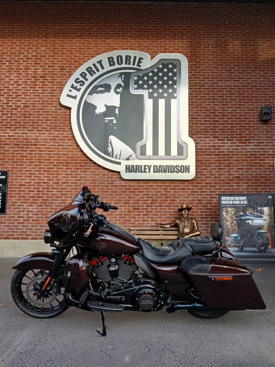HARLEY-DAVIDSON TOURING STREET GLIDE 1923 CVO  4
