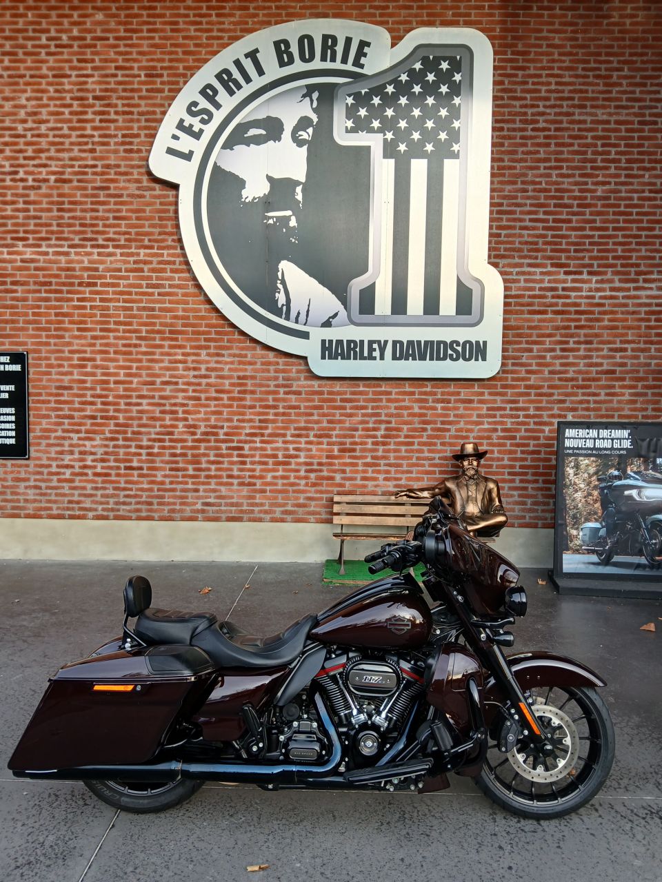 HARLEY-DAVIDSON TOURING STREET GLIDE 1923 CVO  4