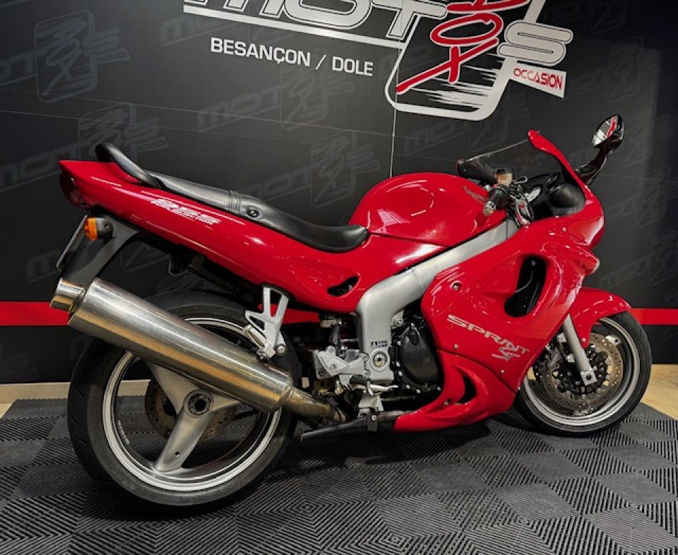 TRIUMPH SPRINT 955 ST 4