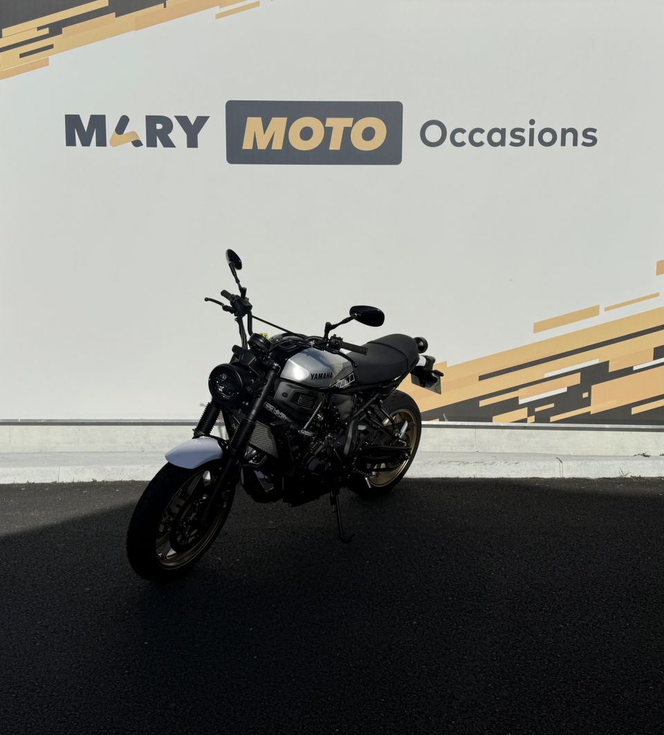 YAMAHA XSR 700 XTRIBUTE 4