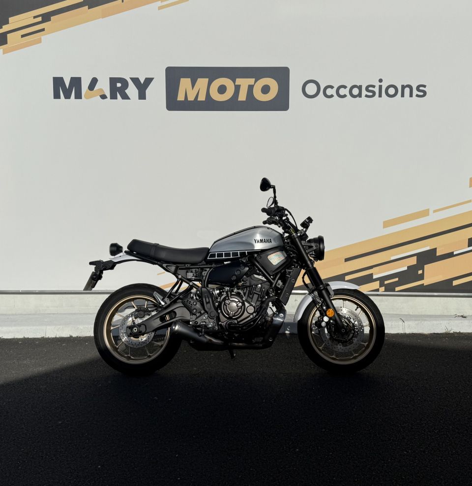 YAMAHA XSR 700 XTRIBUTE 4