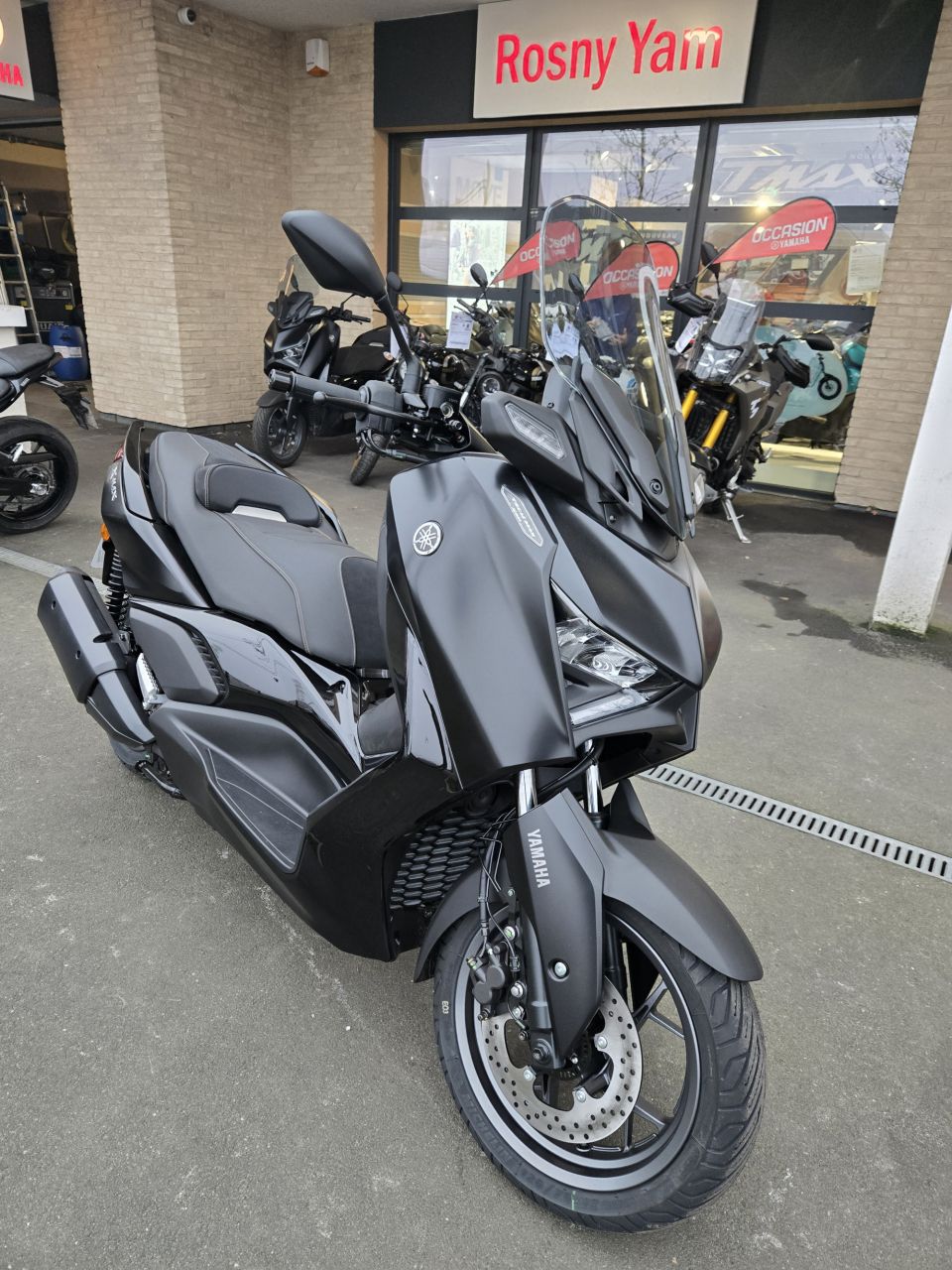 YAMAHA XMAX 300 Tech Max 4