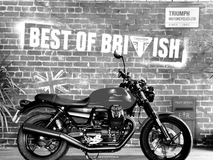MOTO GUZZI V7 STONE 4