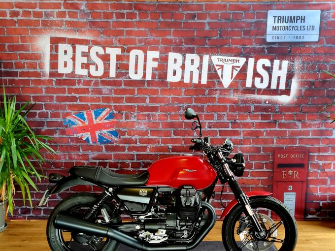 MOTO GUZZI V7 STONE 4