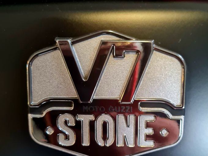 MOTO GUZZI V7 STONE 4