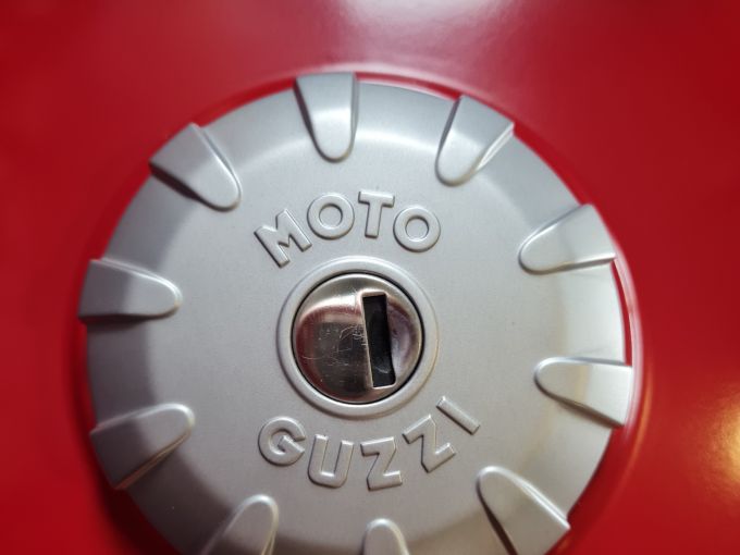 MOTO GUZZI V7 STONE 4