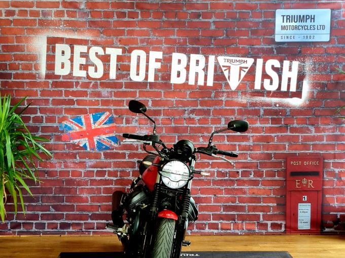 MOTO GUZZI V7 STONE 4