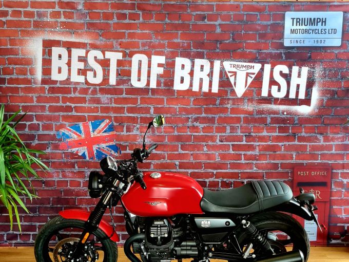 MOTO GUZZI V7 STONE 4