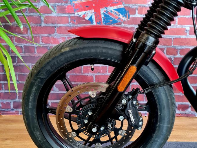 MOTO GUZZI V7 STONE 4