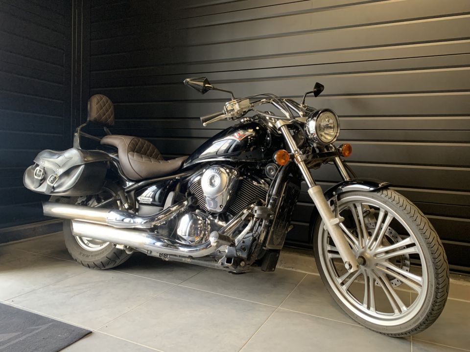 KAWASAKI VN 900 CUSTOM 4