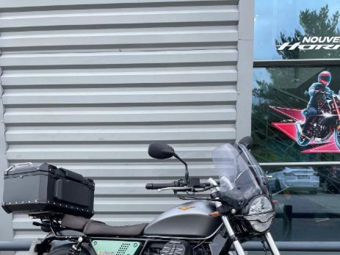 MOTO GUZZI V9 BOBBER 4