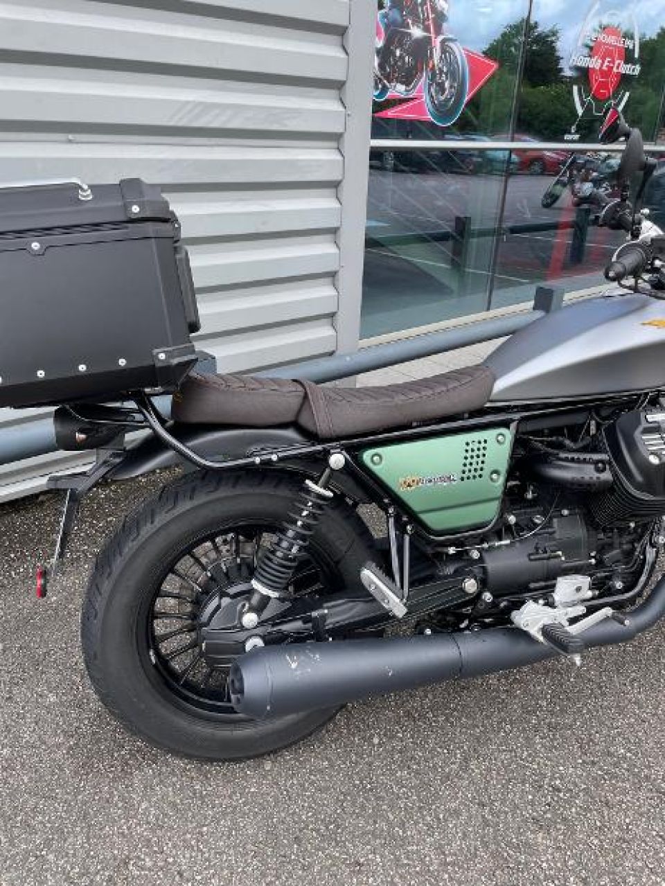 MOTO GUZZI V9 BOBBER 4