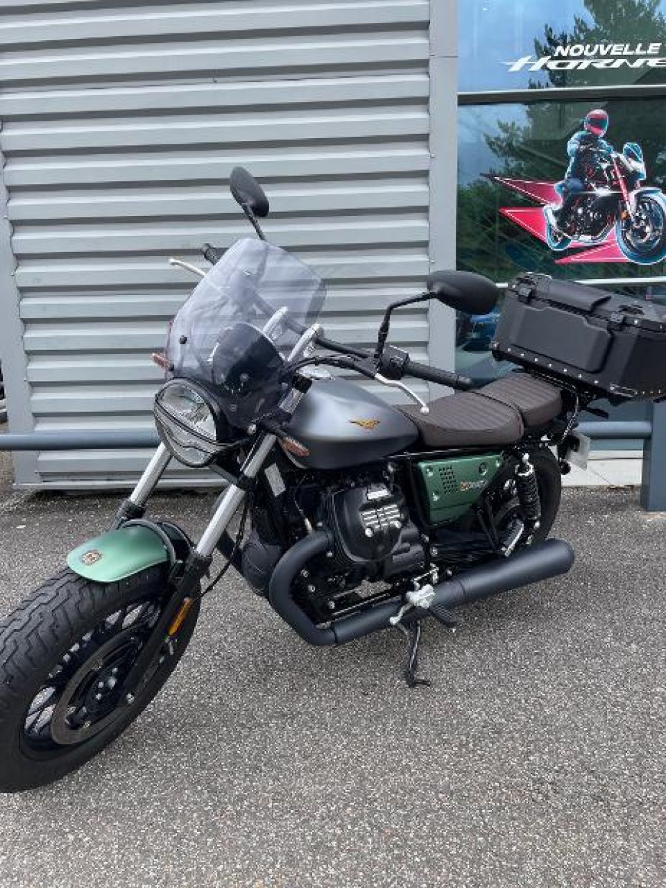 MOTO GUZZI V9 BOBBER 4