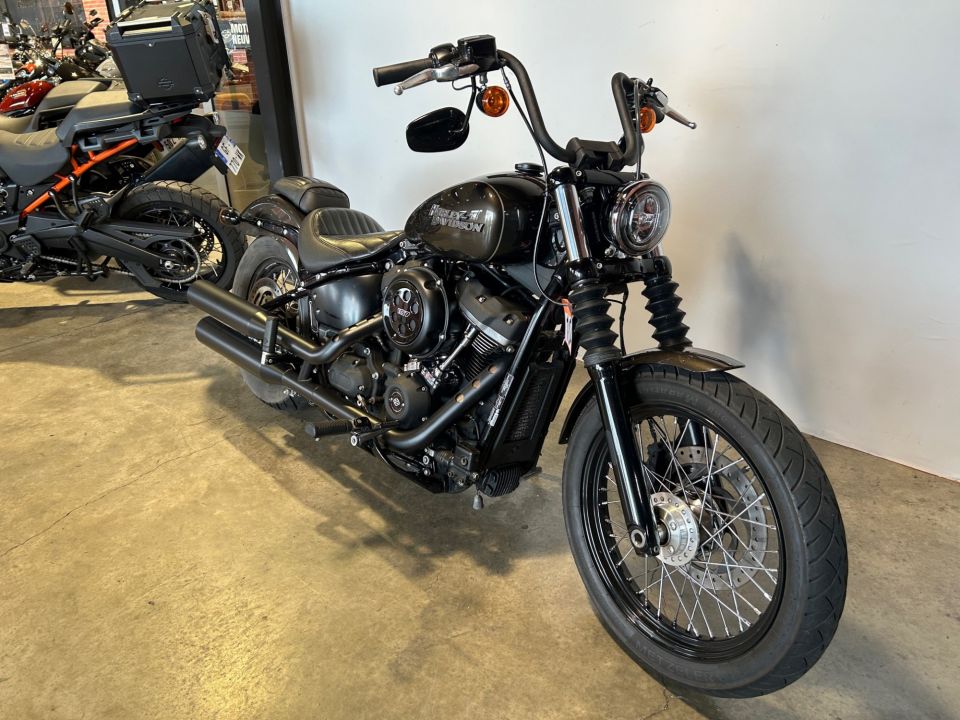 HARLEY-DAVIDSON SOFTAIL STREET BOB 1745 4