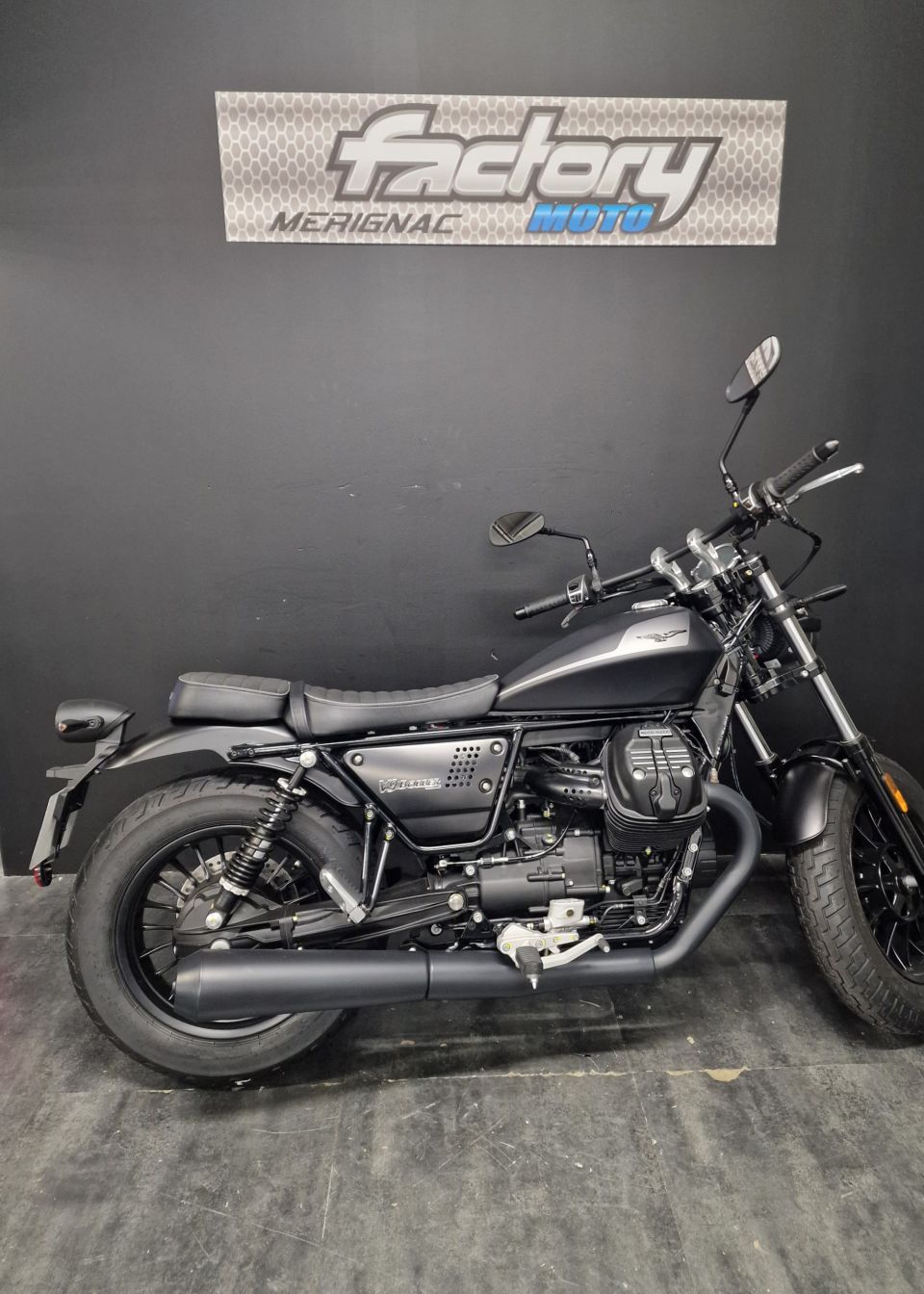 MOTO GUZZI V9 BOBBER 4