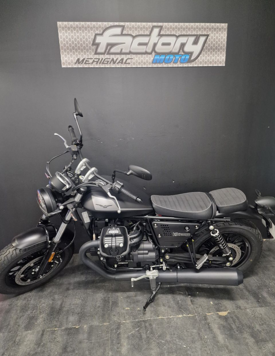 MOTO GUZZI V9 BOBBER 4