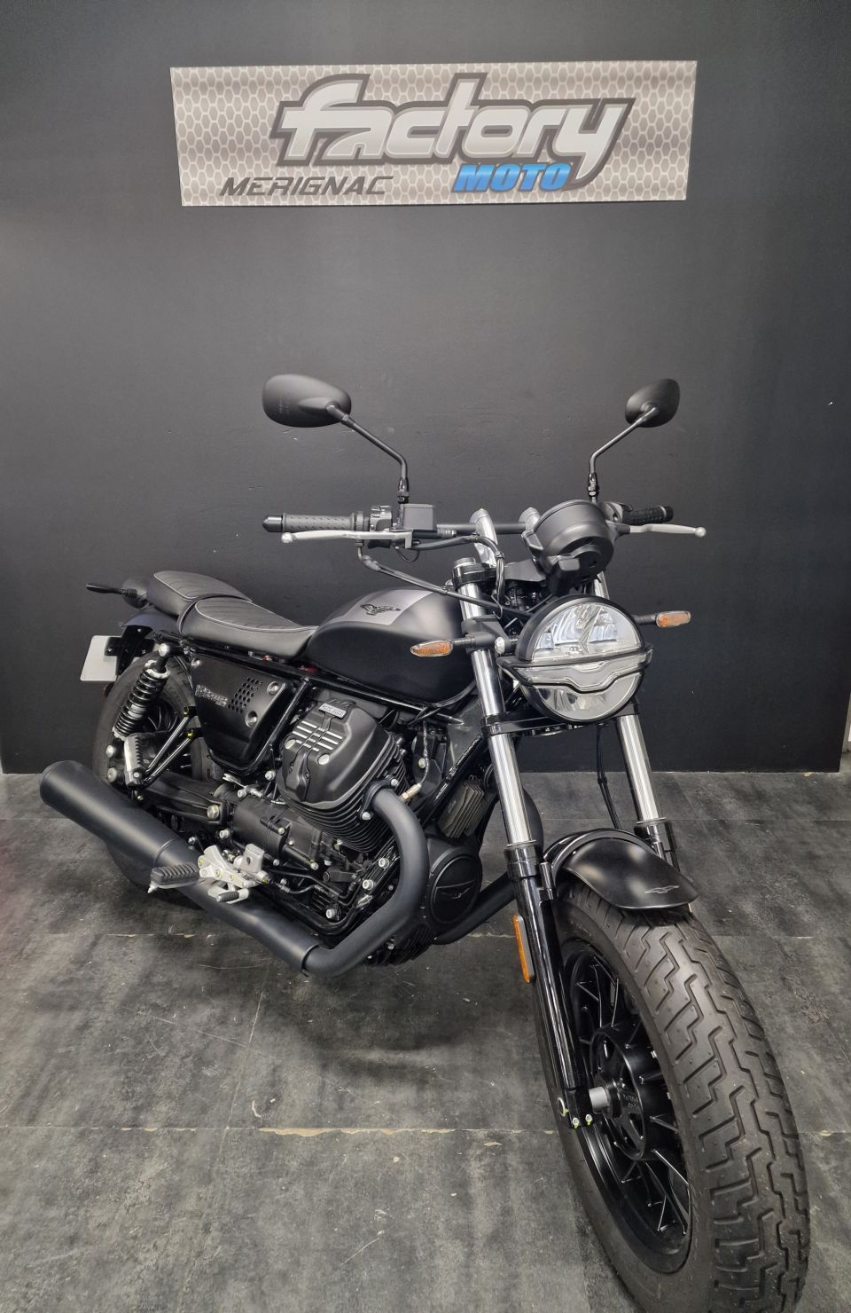 MOTO GUZZI V9 BOBBER 4