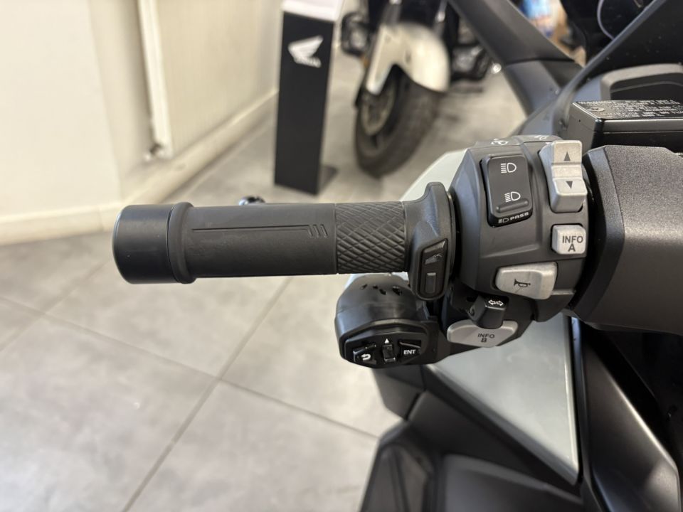 HONDA NSS FORZA 350 4