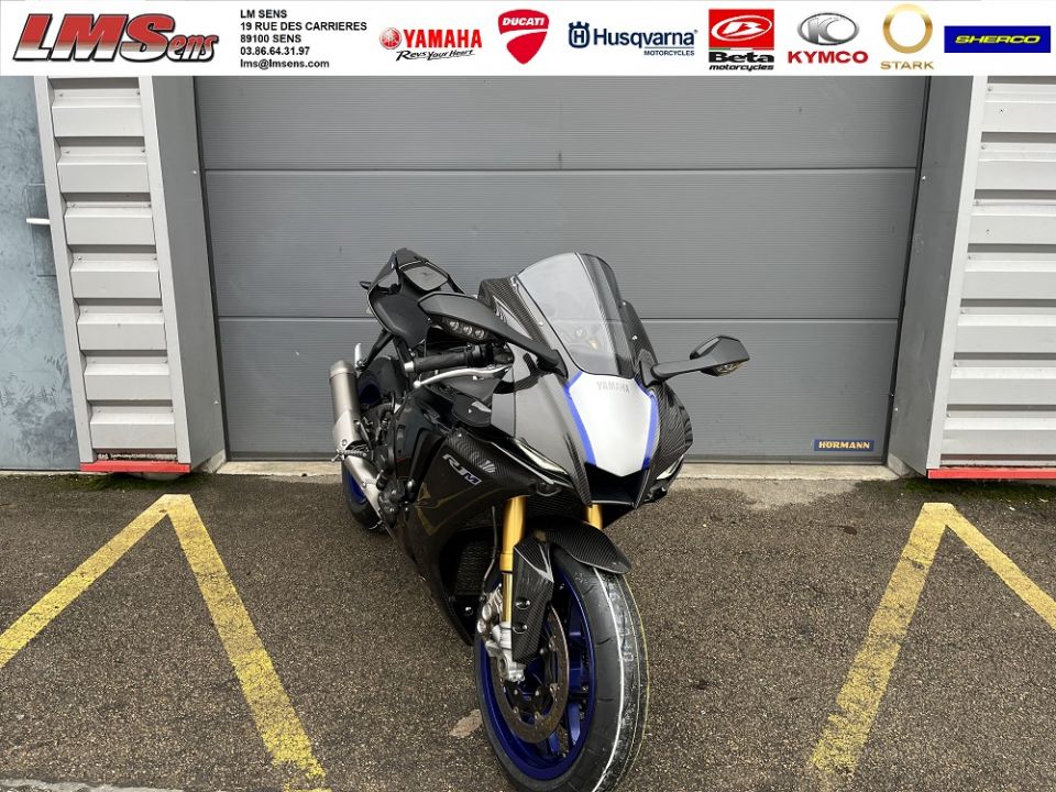 YAMAHA R1M 4