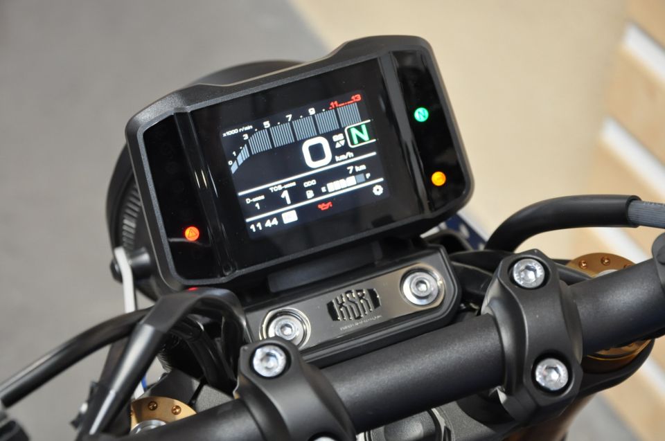 YAMAHA XSR 900 35KW 4