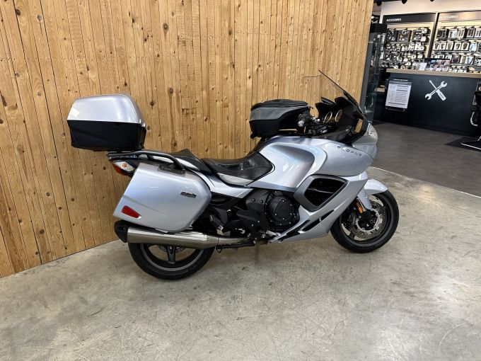 TRIUMPH Trophy 4
