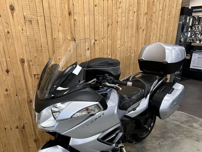 TRIUMPH Trophy 4