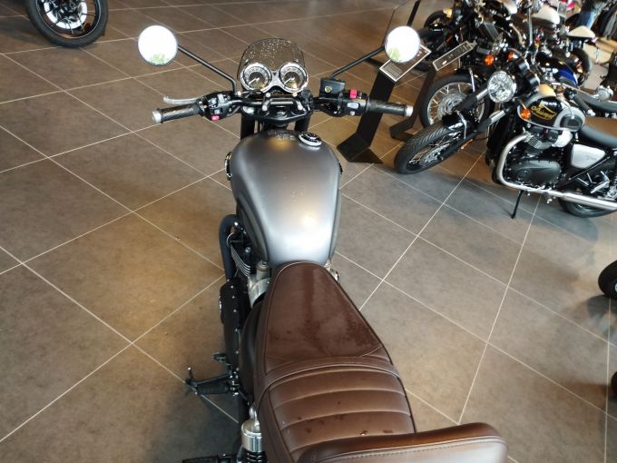 TRIUMPH Bonneville T120 Black 4