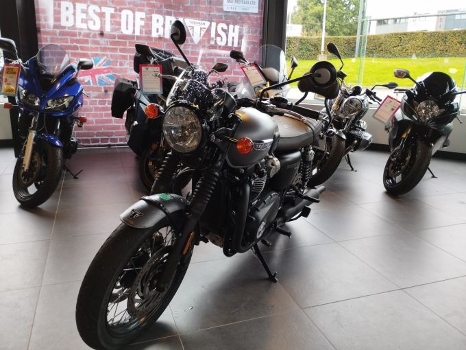 TRIUMPH Bonneville T120 Black 4