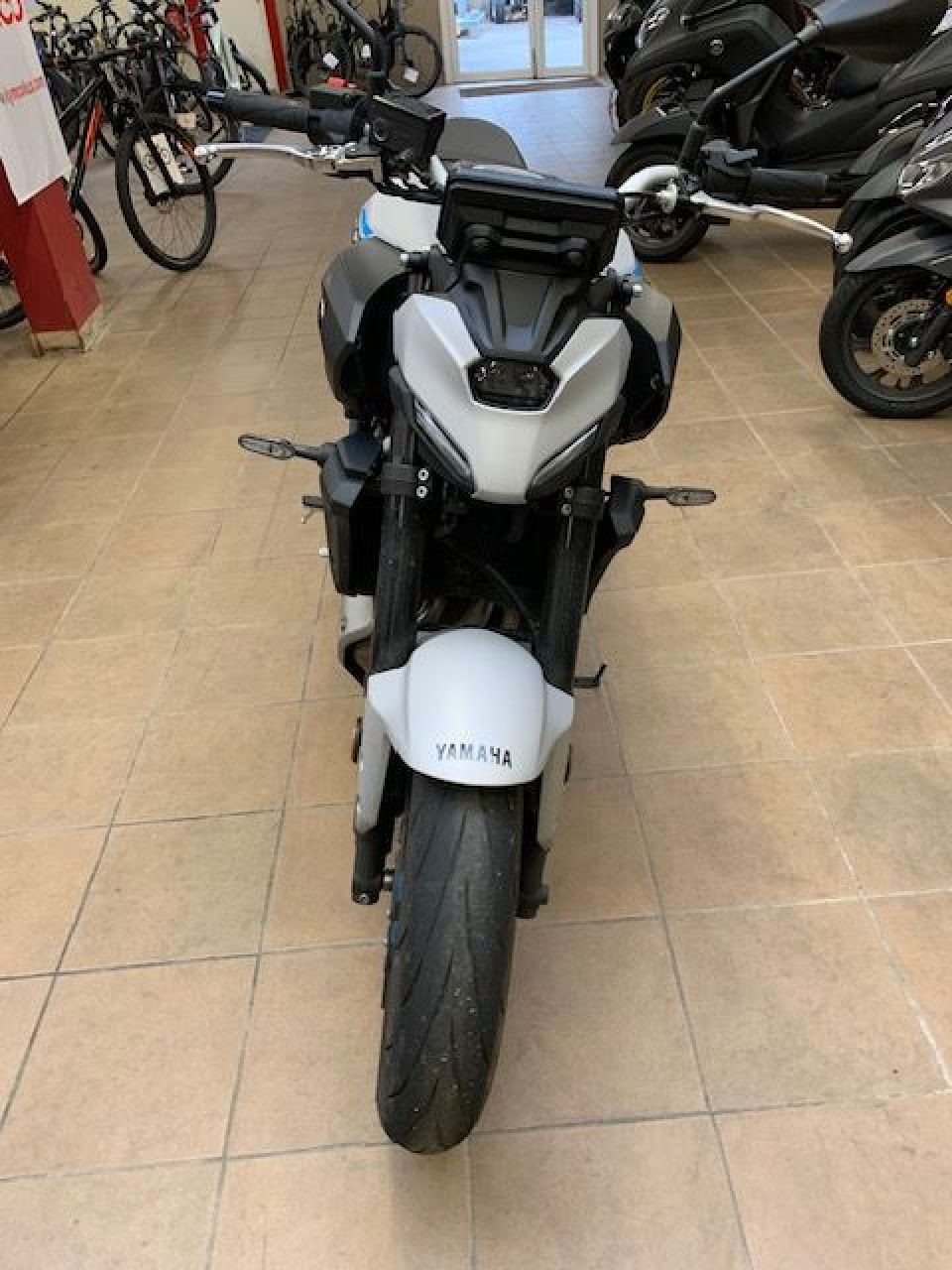 YAMAHA MT-07 (47.5CV) 4