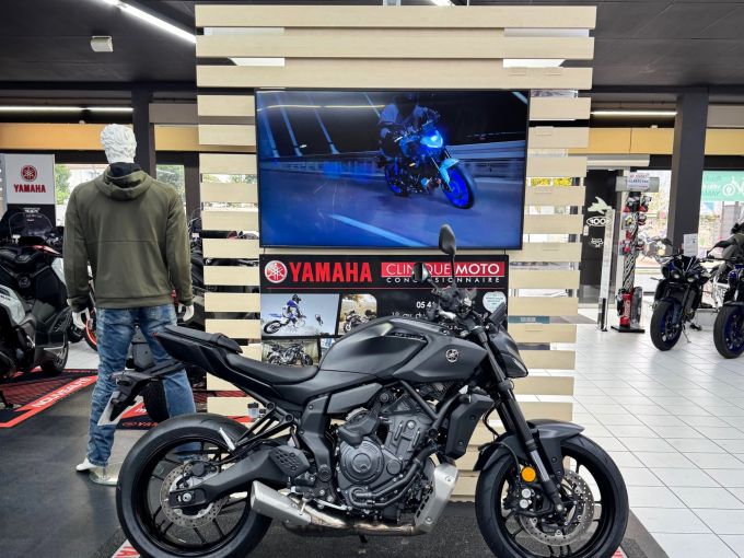 YAMAHA MT-07 Y-AMT 4