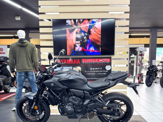 YAMAHA MT-07 Y-AMT 4