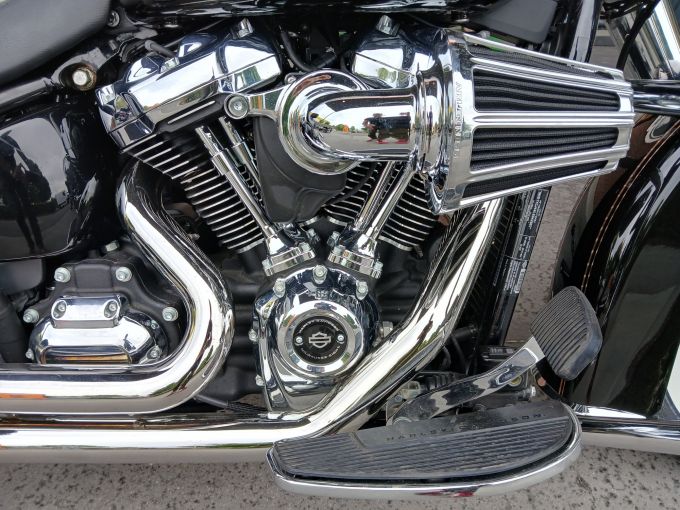 HARLEY-DAVIDSON SOFTAIL DELUXE 1745 4