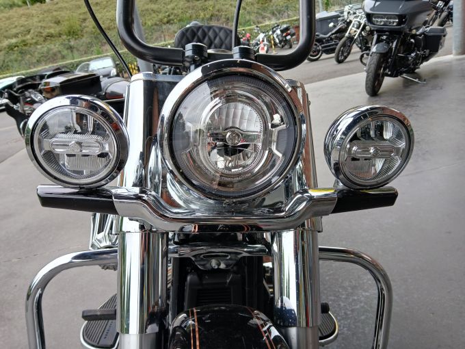 HARLEY-DAVIDSON SOFTAIL DELUXE 1745 4
