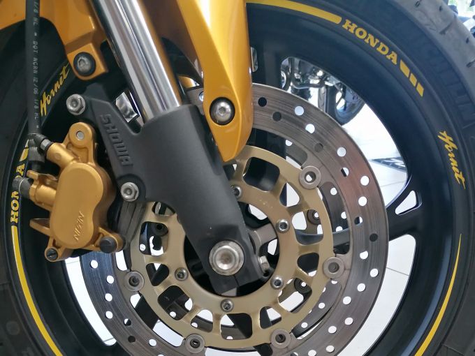 HONDA CB 600 F HORNET 4