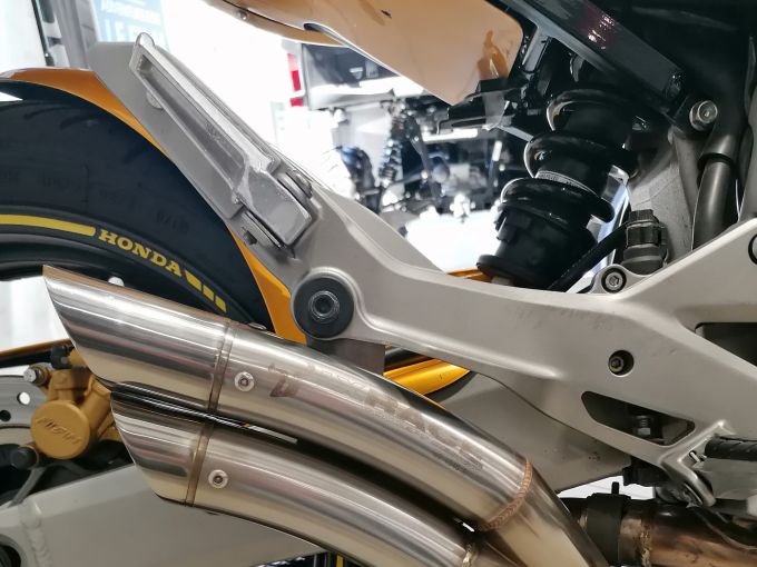 HONDA CB 600 F HORNET 4