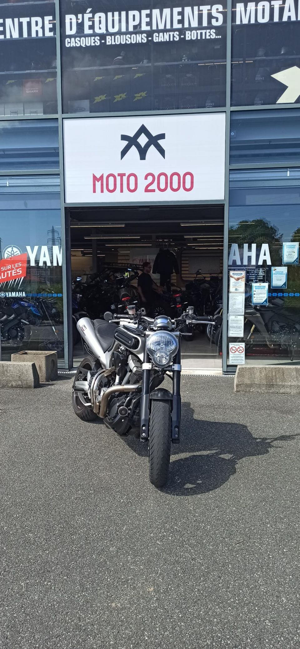 YAMAHA MT-01 4