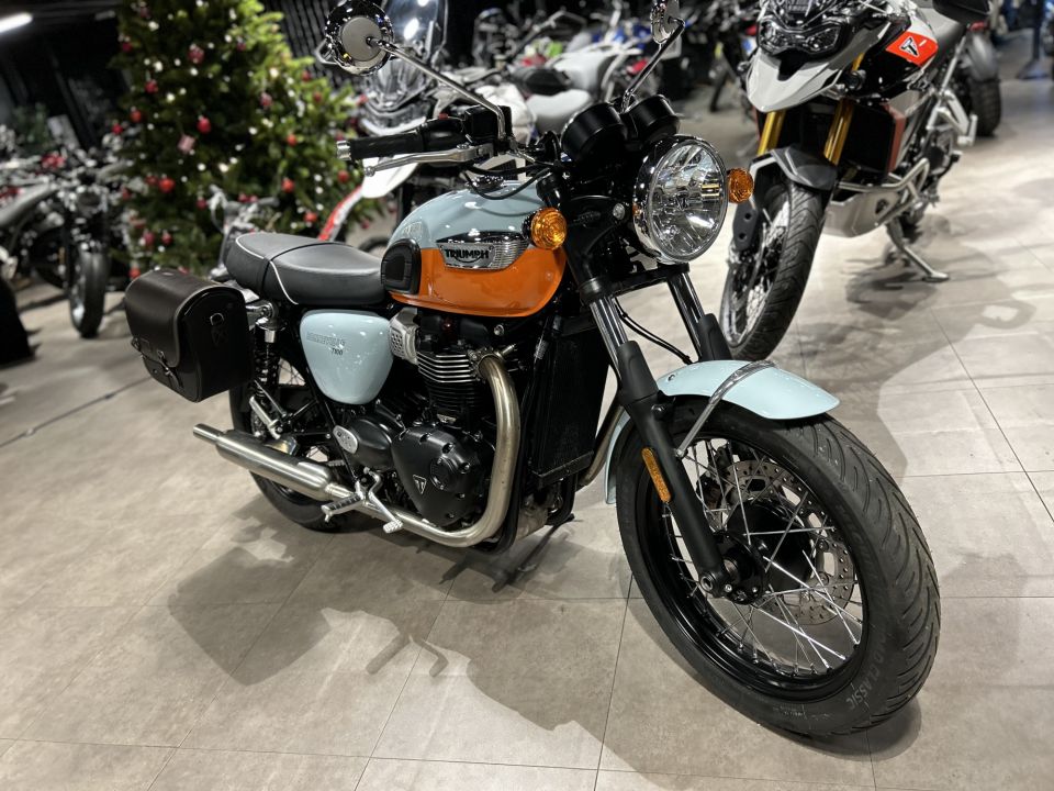 TRIUMPH BONNEVILLE T100 900 4