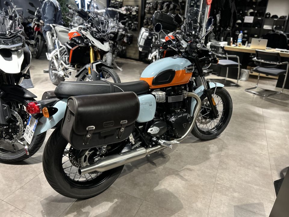TRIUMPH BONNEVILLE T100 900 4