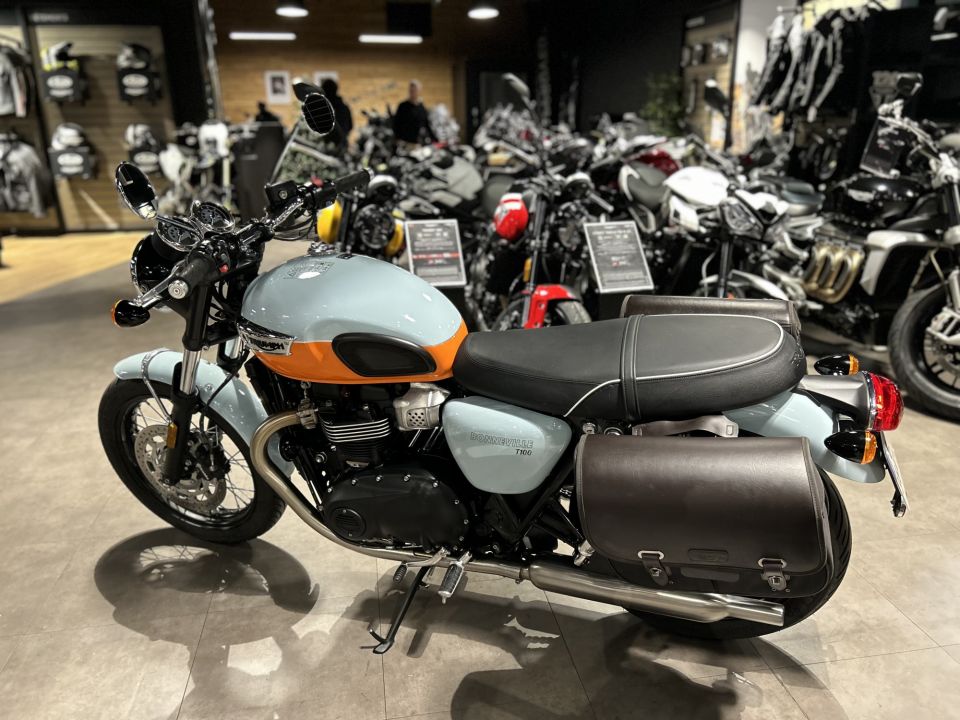 TRIUMPH BONNEVILLE T100 900 4