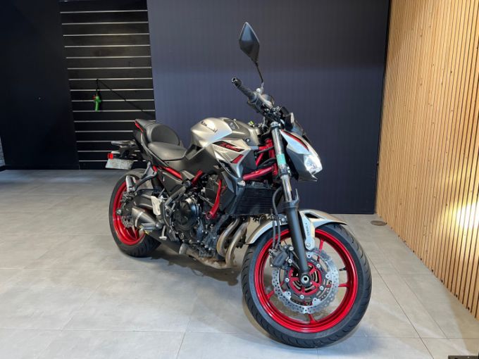 KAWASAKI Z650 ABS 4
