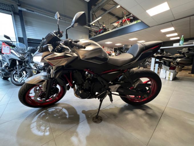 KAWASAKI Z650 ABS 4