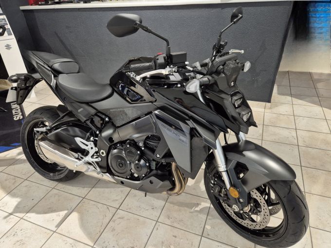 SUZUKI GSX-S 950 4