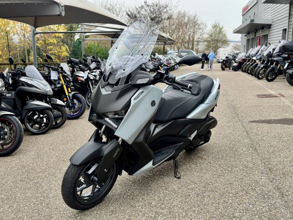 YAMAHA XMAX 125 TECH MAX 4