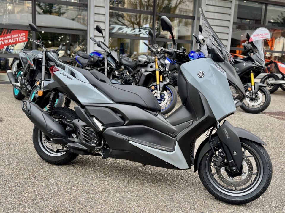YAMAHA XMAX 125 TECH MAX 4
