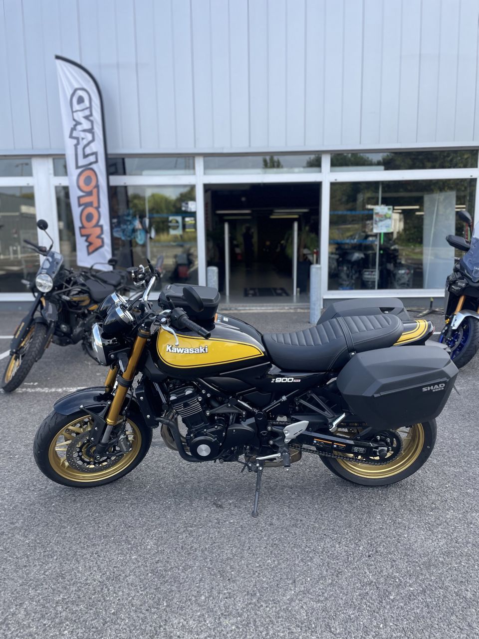 KAWASAKI Z900 RS SE 4