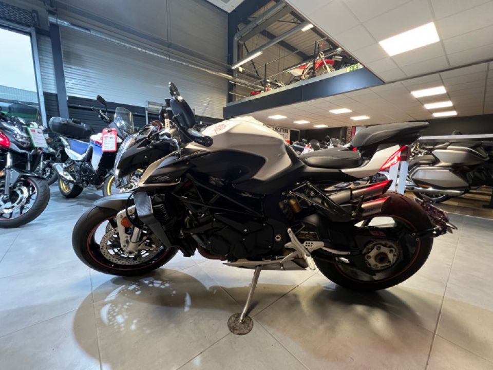 MV AGUSTA BRUTALE R 1000 4