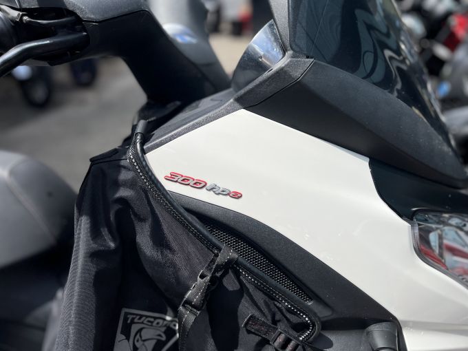 PIAGGIO MP3 300 HPE ABS ASR 4