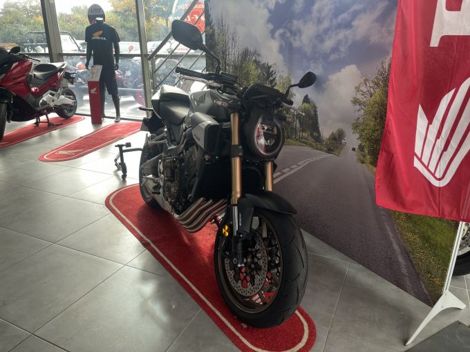 HONDA CB650R Neo Sports Café 4